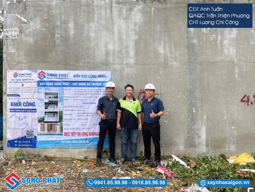 17/07 CĐT Anh Tuấn cùng đội ngũ Song Phát trong buổi khởi công