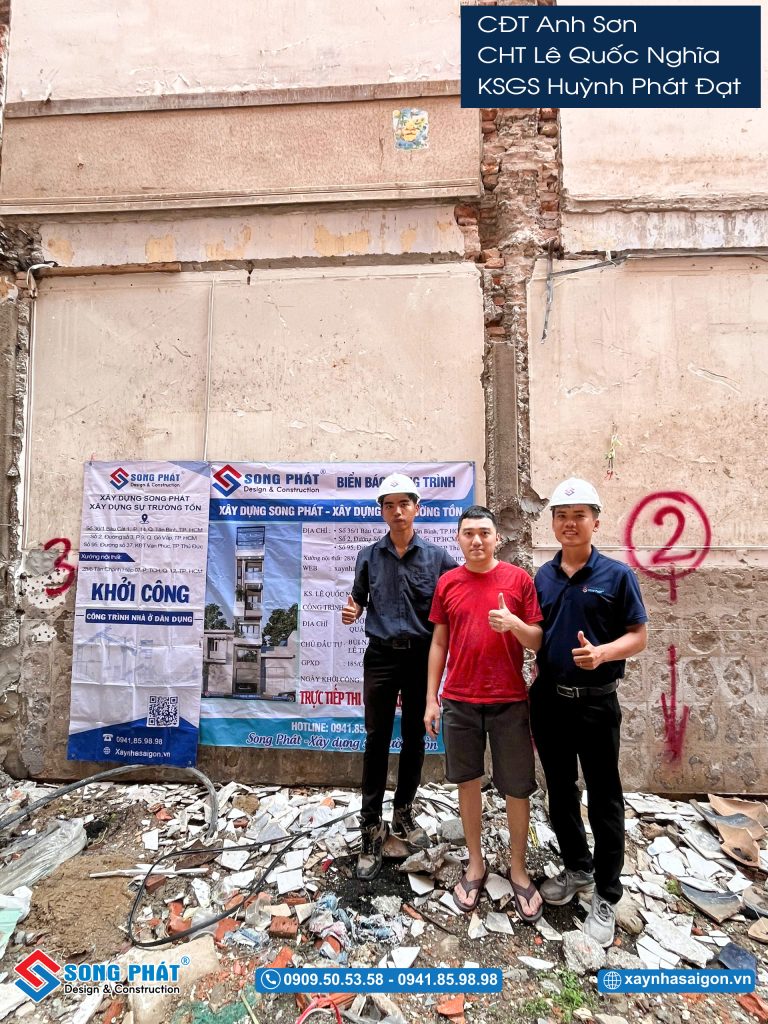 CĐT Anh Sơn và đội ngũ Song Phát trong buổi khởi công công trình