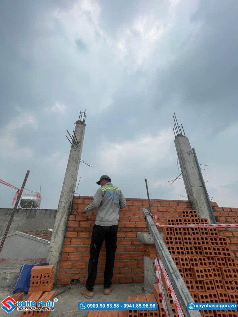 15/02 Xây tường bao sân thượng
