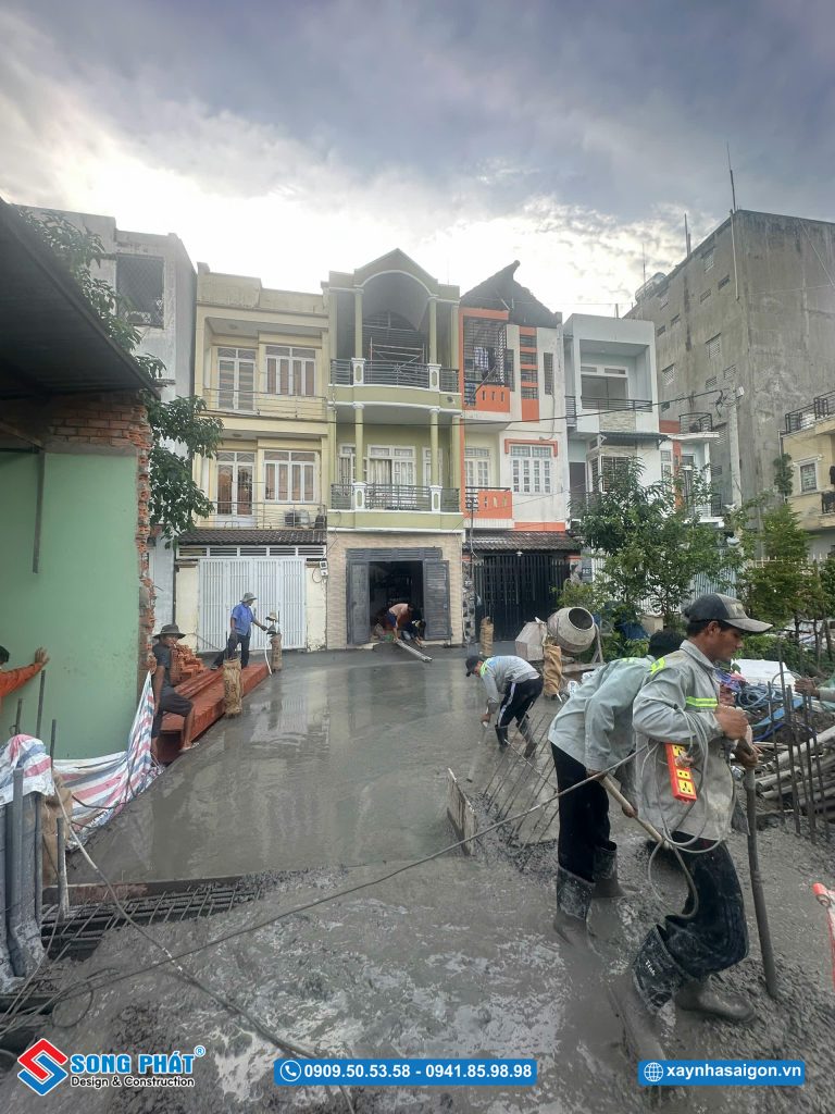 Đổ bê tông móng - sàn trệt 