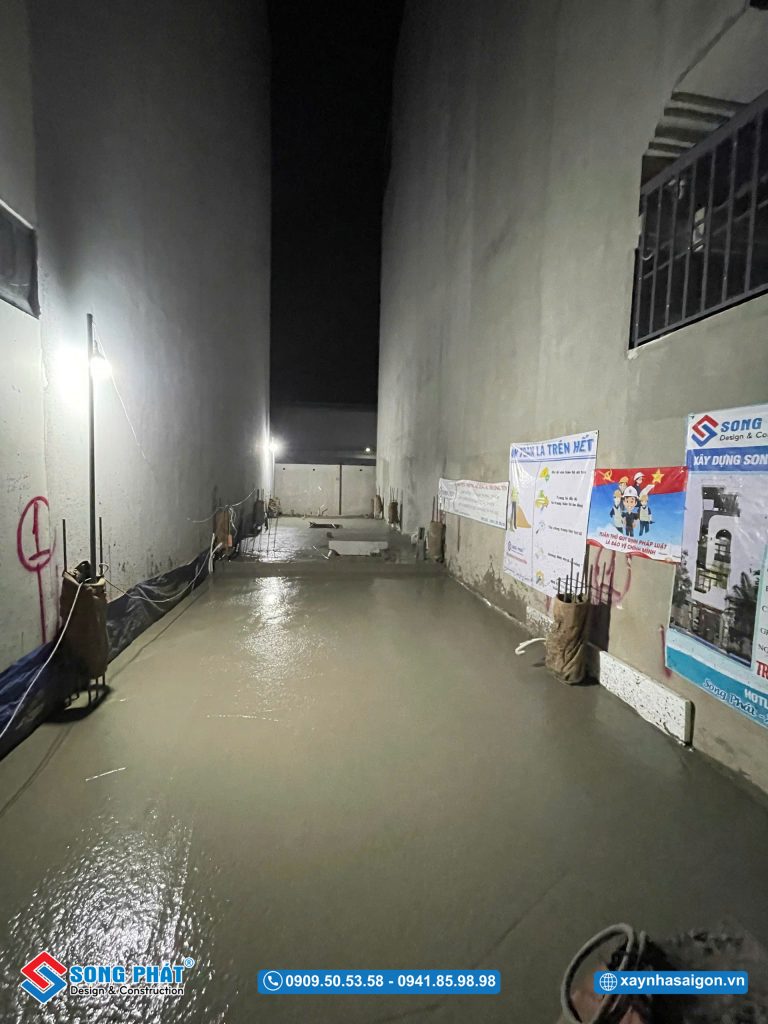 30/03 Hoàn thiện đổ bê tông móng - sàn trệt 