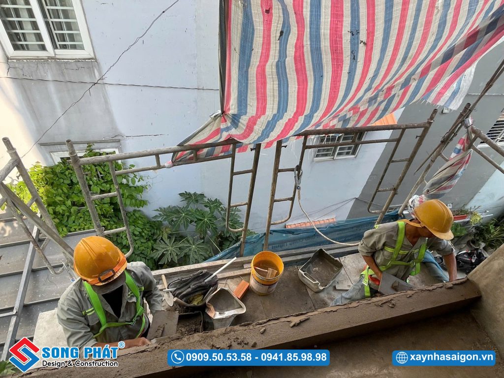05/04 Thi công tô mặt tiền