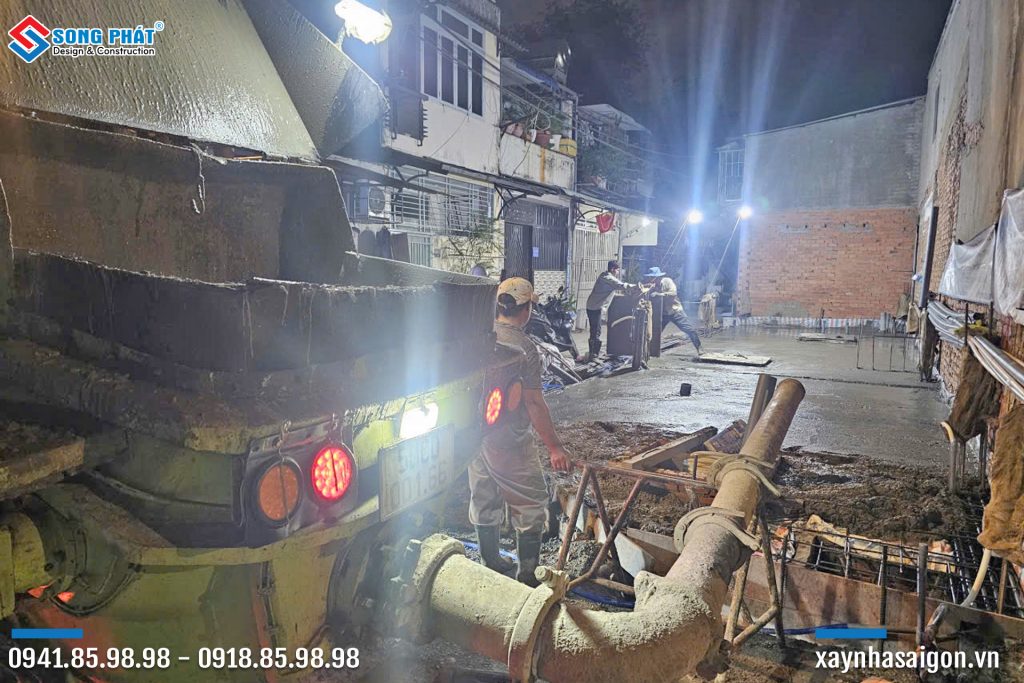 25/07 Hoàn thiện đổ bê tông móng - sàn trệt 