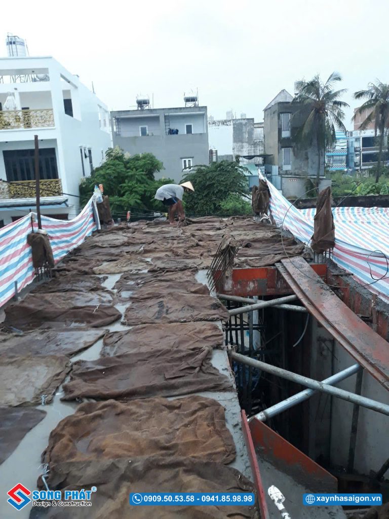 Bao che tưới ẩm bảo dưỡng bê tông sàn 