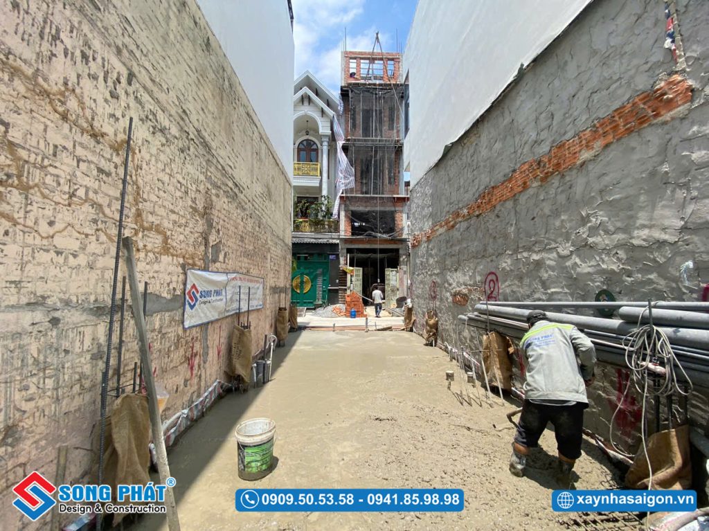 08/04 Đổ bê tông móng - sàn trệt 