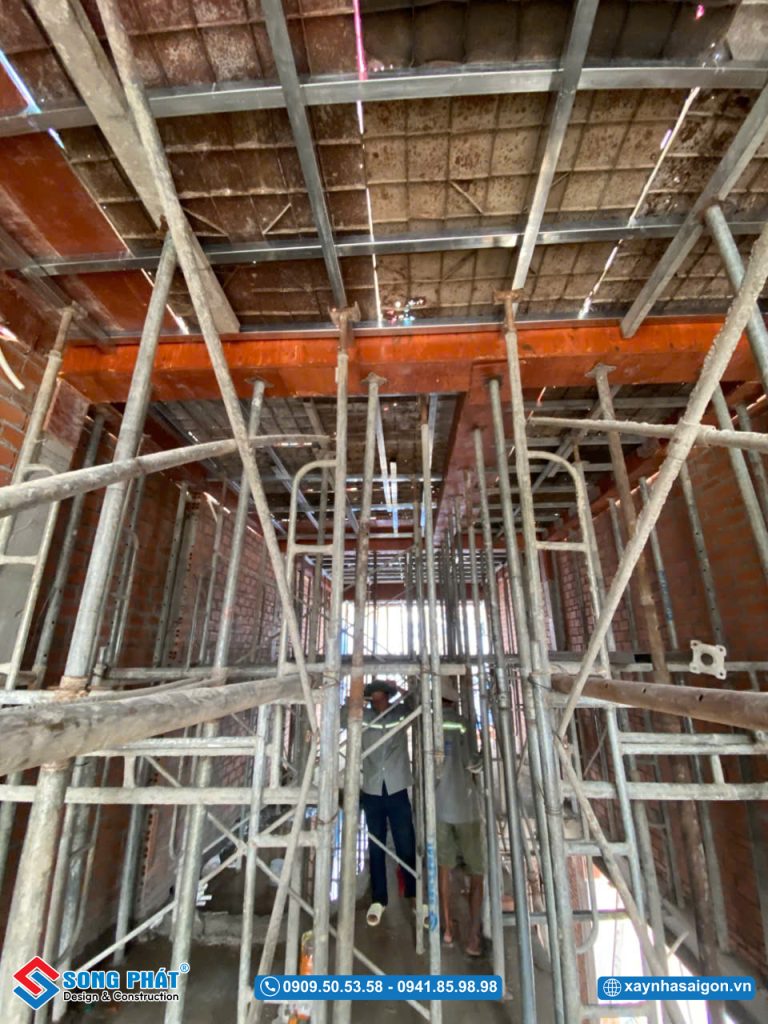 25/05 Gia công lắp đặt coffa dầm sàn mái 