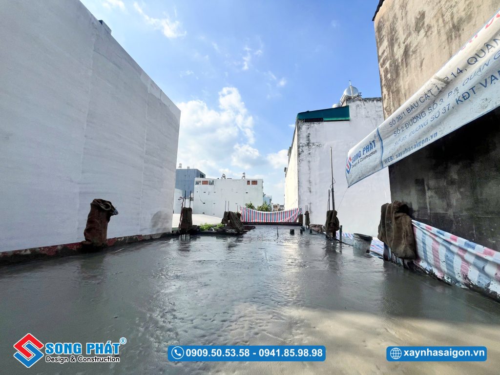 03/03 đổ bê tông sàn lầu 1 