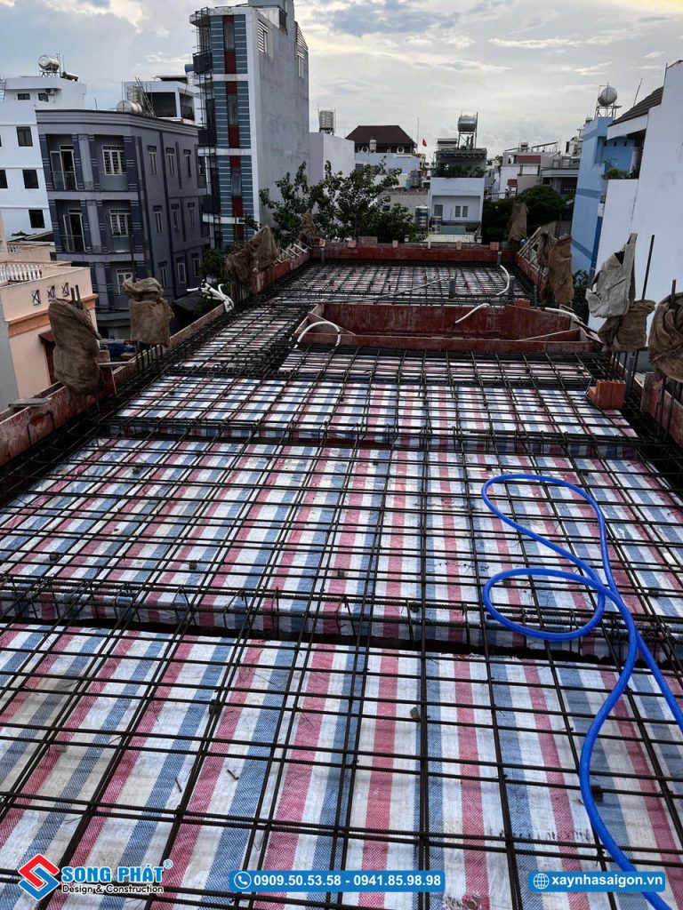 28/05 Hoàn thiện đi thép sàn sân thượng 