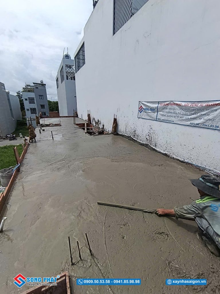 Đổ bê tông sàn lầu 2 