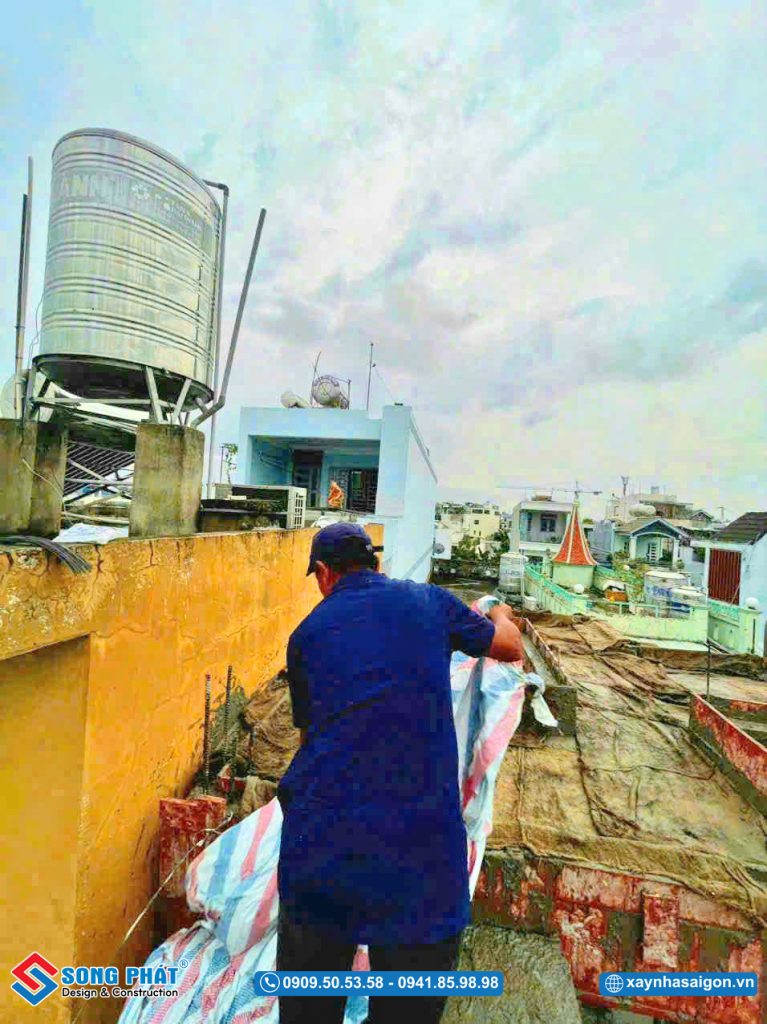 Bao che, tưới ẩm bảo dưỡng bê tông sàn 