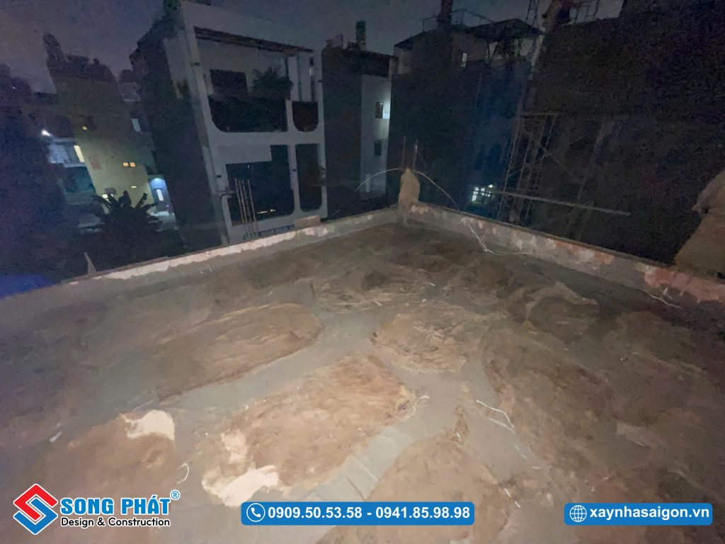 Bao che, tưới ẩm bảo dưỡng bê tông sàn 