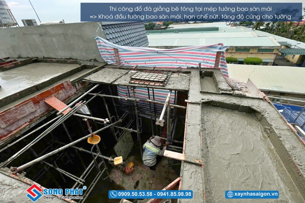 Đổ bê tông sàn mái 