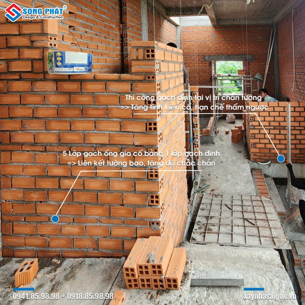 30/07 Xây tường ngăn lầu 2