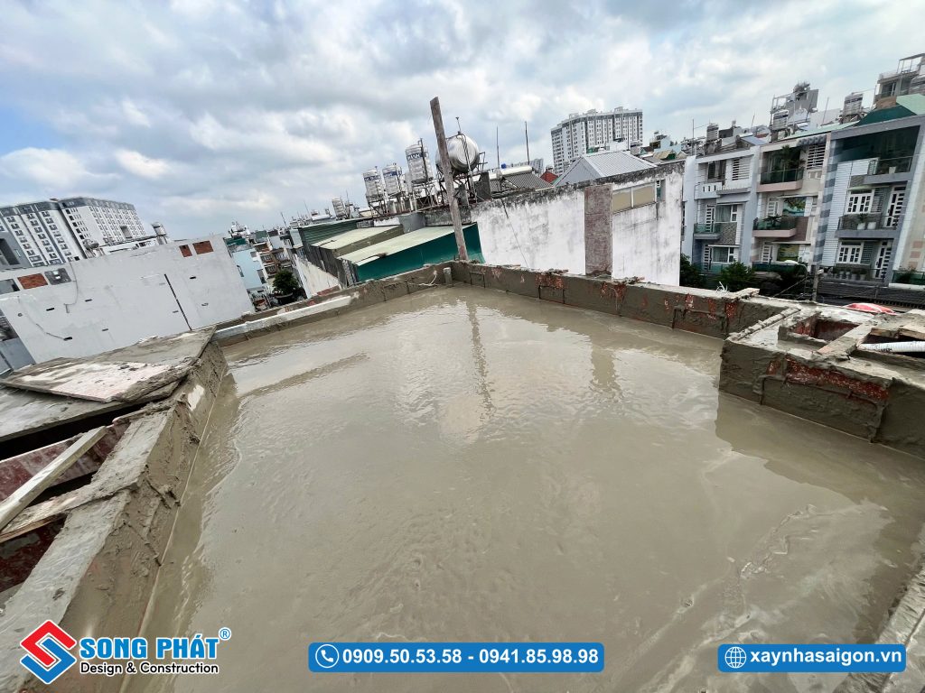 30/03 Đổ bê tông sàn mái 