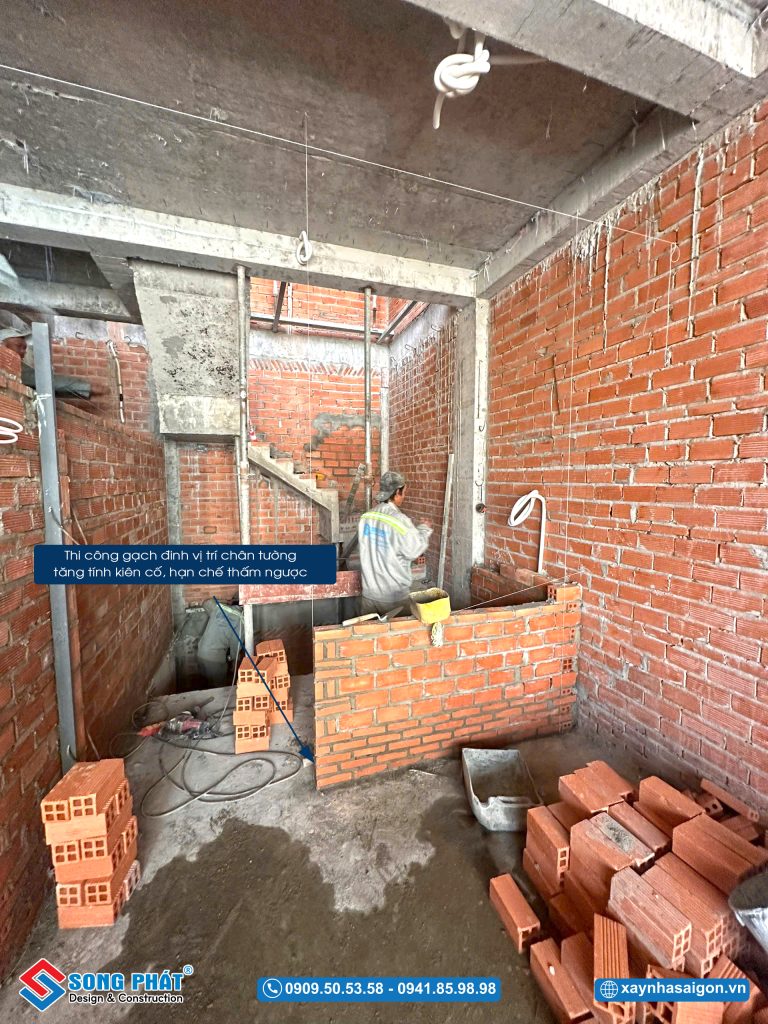 27/03 Xây tường ngăn lầu 2 