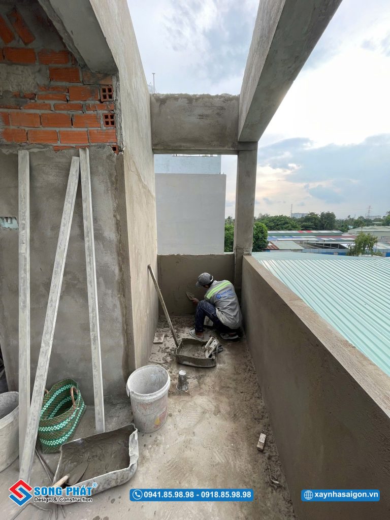 31/07 Tô tường sân thượng