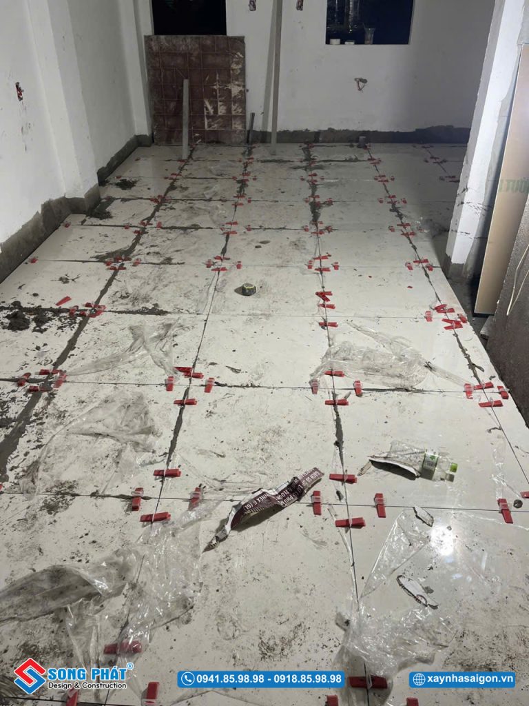 15/07 Ốp nền tầng trệt 