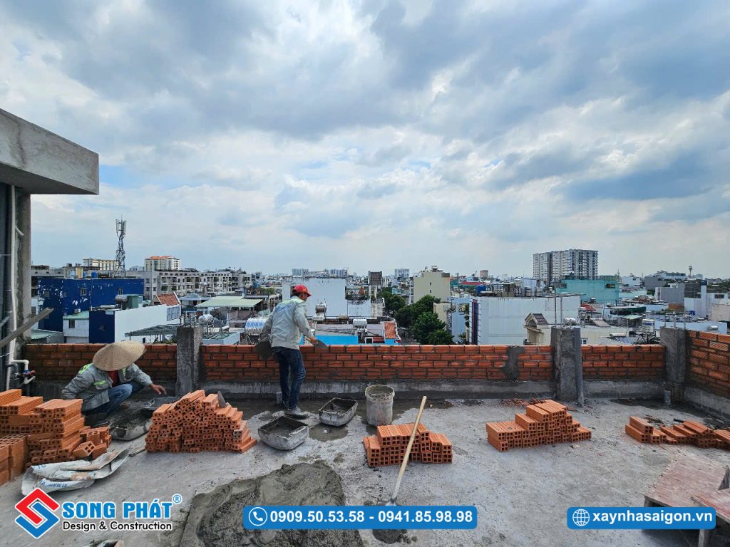 21/02 Xây tường bao sân thượng