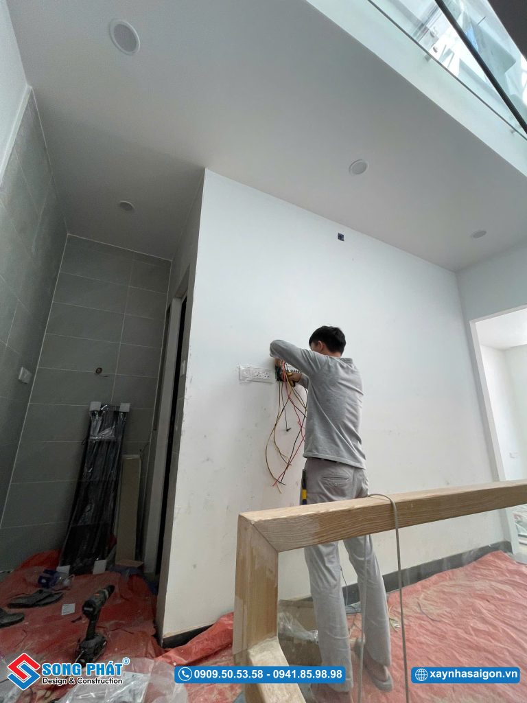 29/05 Thi công lắp đặt thiết bị điện 