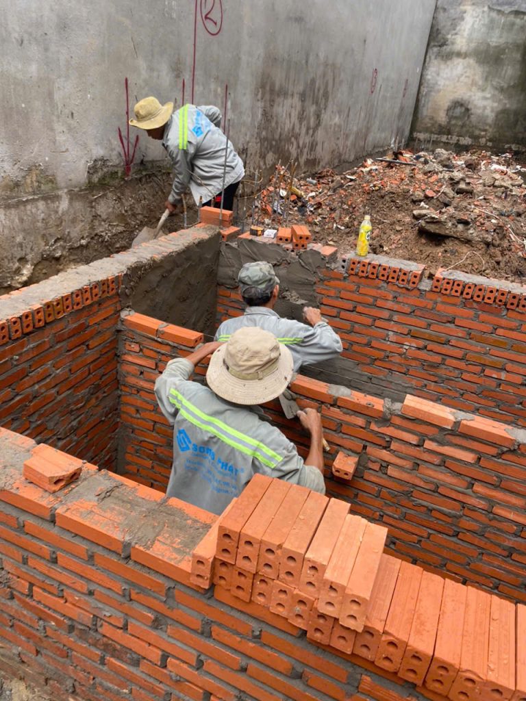 17/10 xây tô hầm tự hoại.
