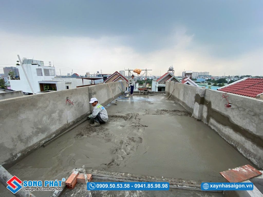 16/02 Cán nền sàn mái 