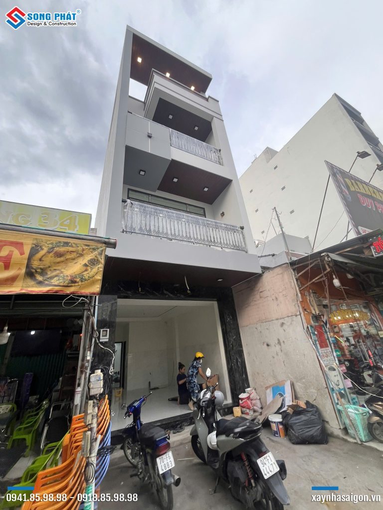 Mặt tiền nhà hoàn thiện chờ bàn giao