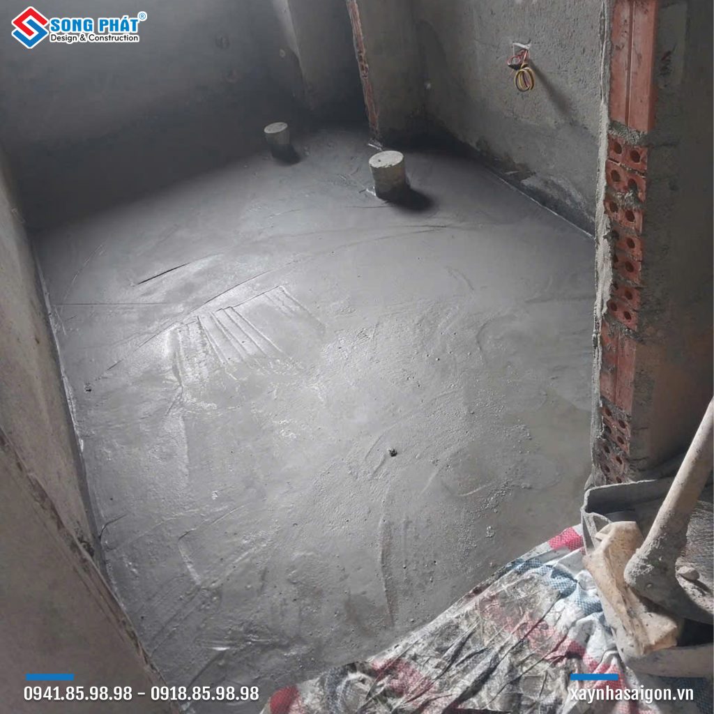 05/09 Cán nền nhà vệ sinh