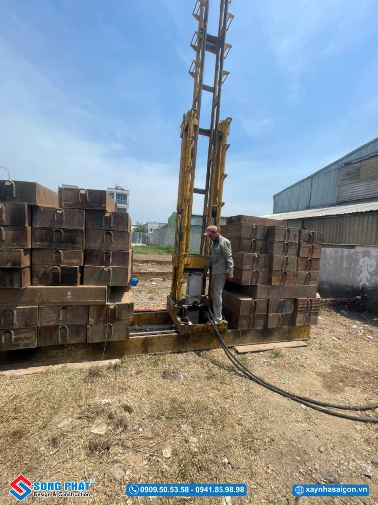 04/04 Tiến hành ép cọc tải cho toàn bộ công trình