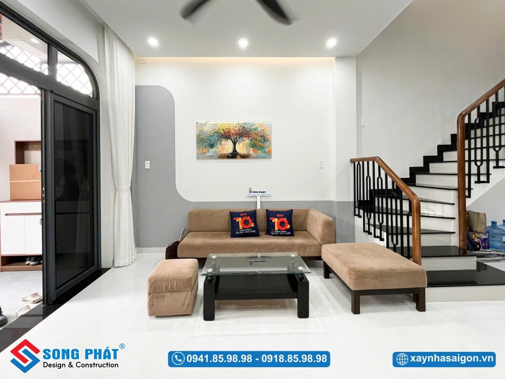 Phòng khách rộng rãi, bố trí tối ưu công năng sử dụng.