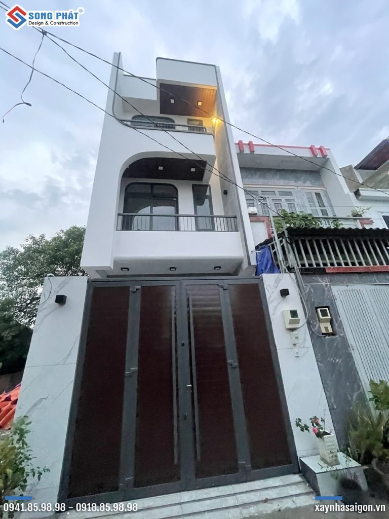 Mặt tiền nhà hoàn thiện chờ bàn giao