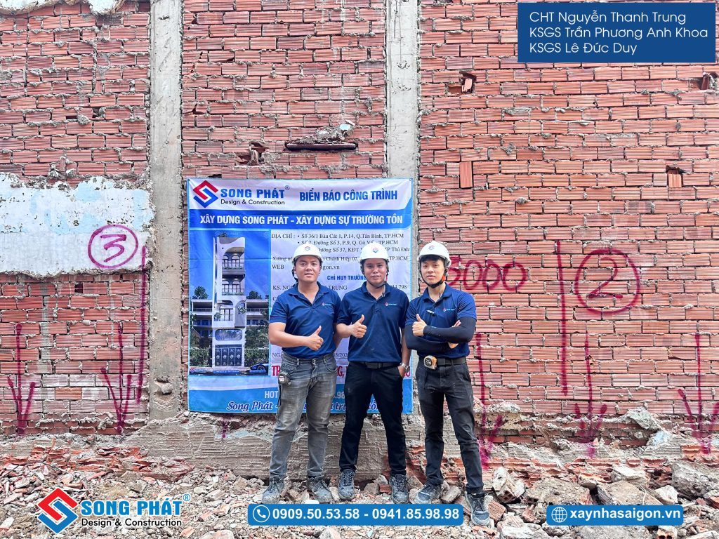 Đội ngũ Song Phát trong buổi định vị công trình