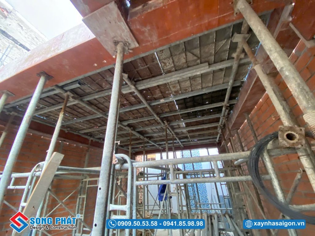 19/04 Gia công lắp đặt coffa sàn lầu 1