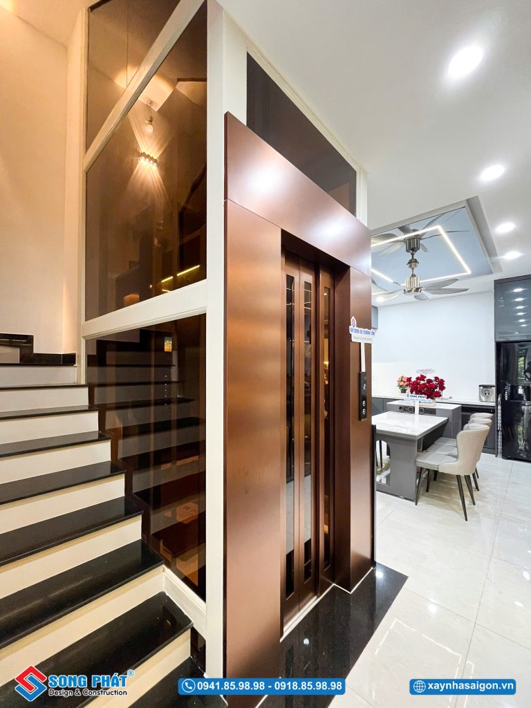 Thiết kế thang máy kính hiện đại, sang trọng