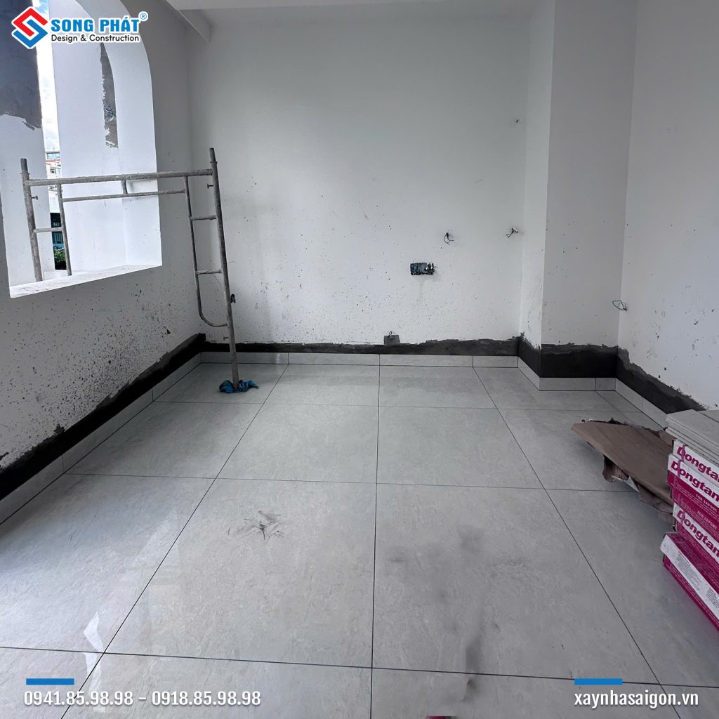 05/09 Ốp gạch lầu 2