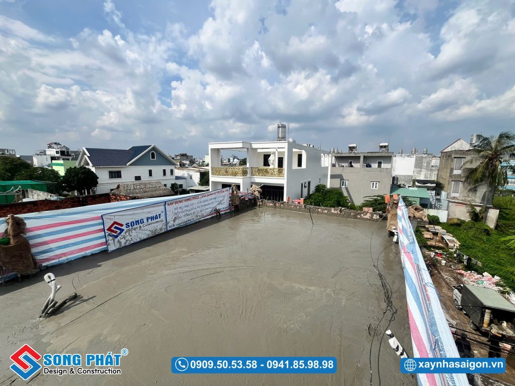 19/06 Đổ bê tông sàn lầu 2