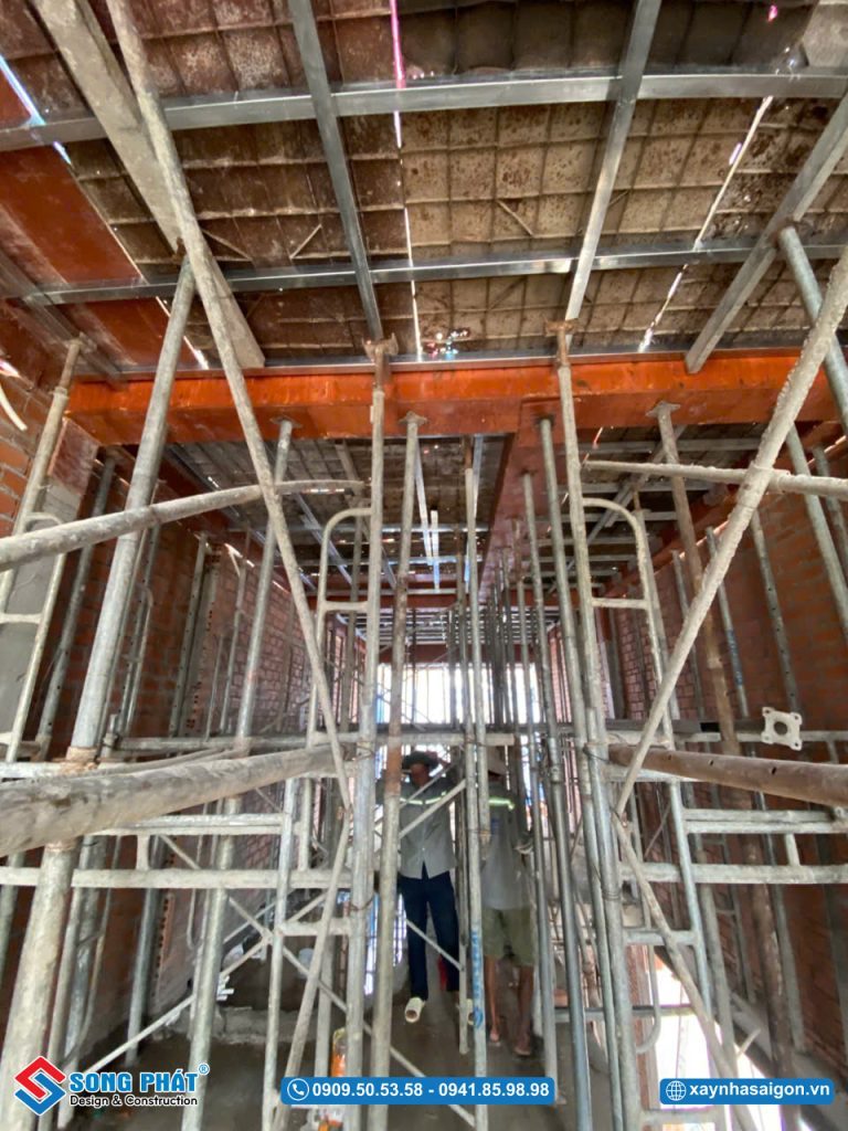 25/05 Gia công lắp đặt coffa dầm sàn mái