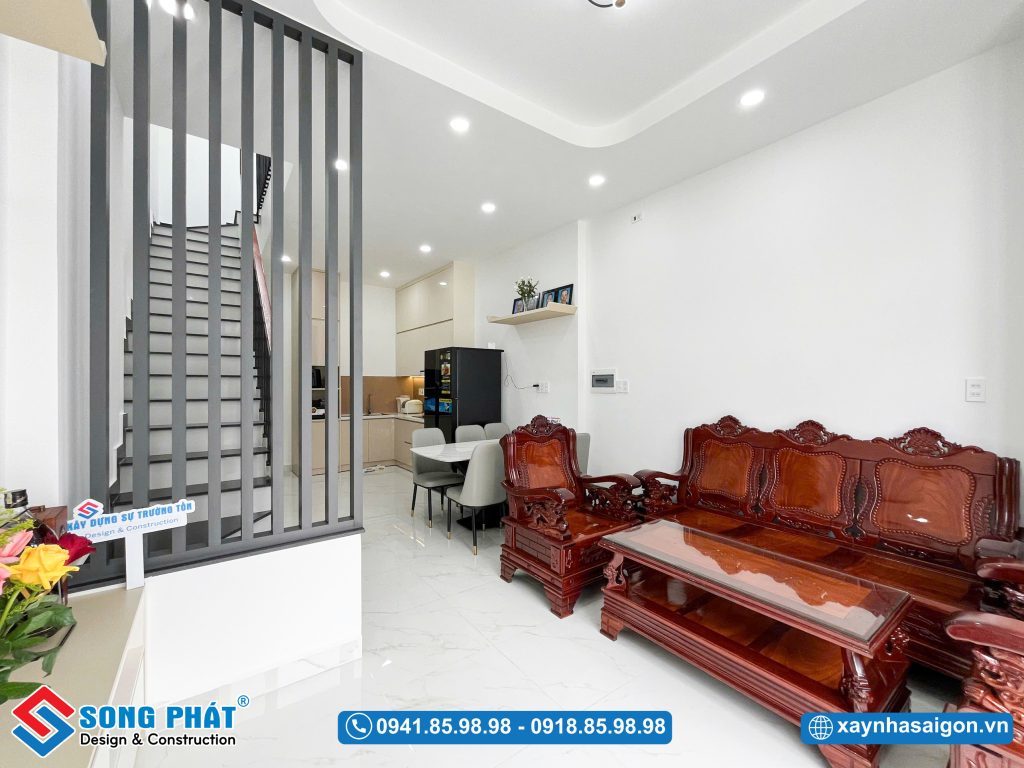 Phòng khách với thiết kế đơn giản, hài hòa