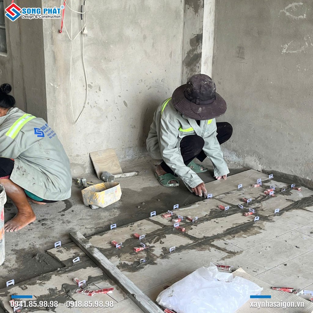 05/09 Lát nền lầu 1