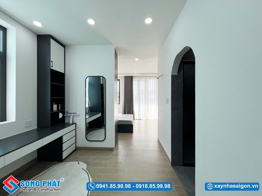 Không gian phía trước giường ngủ rộng rãi