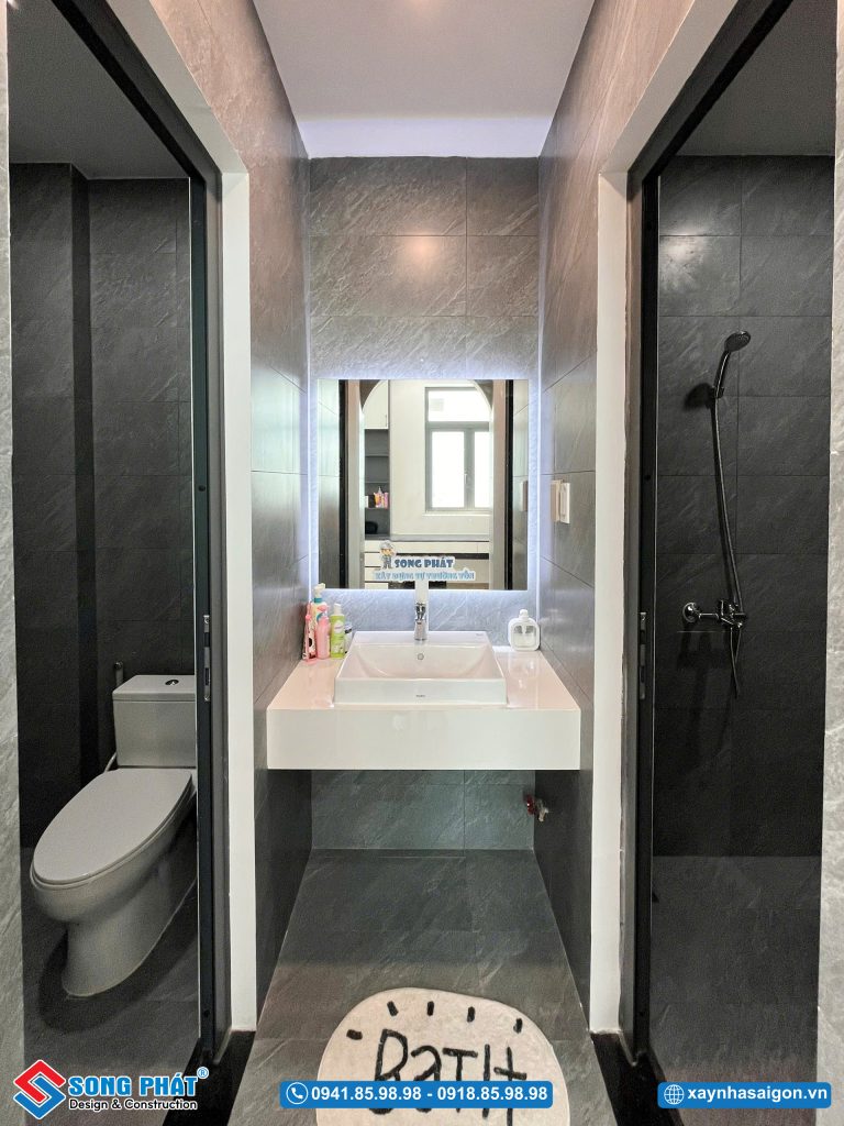 Khu vực lavabo kết nối không gian tắm và WC