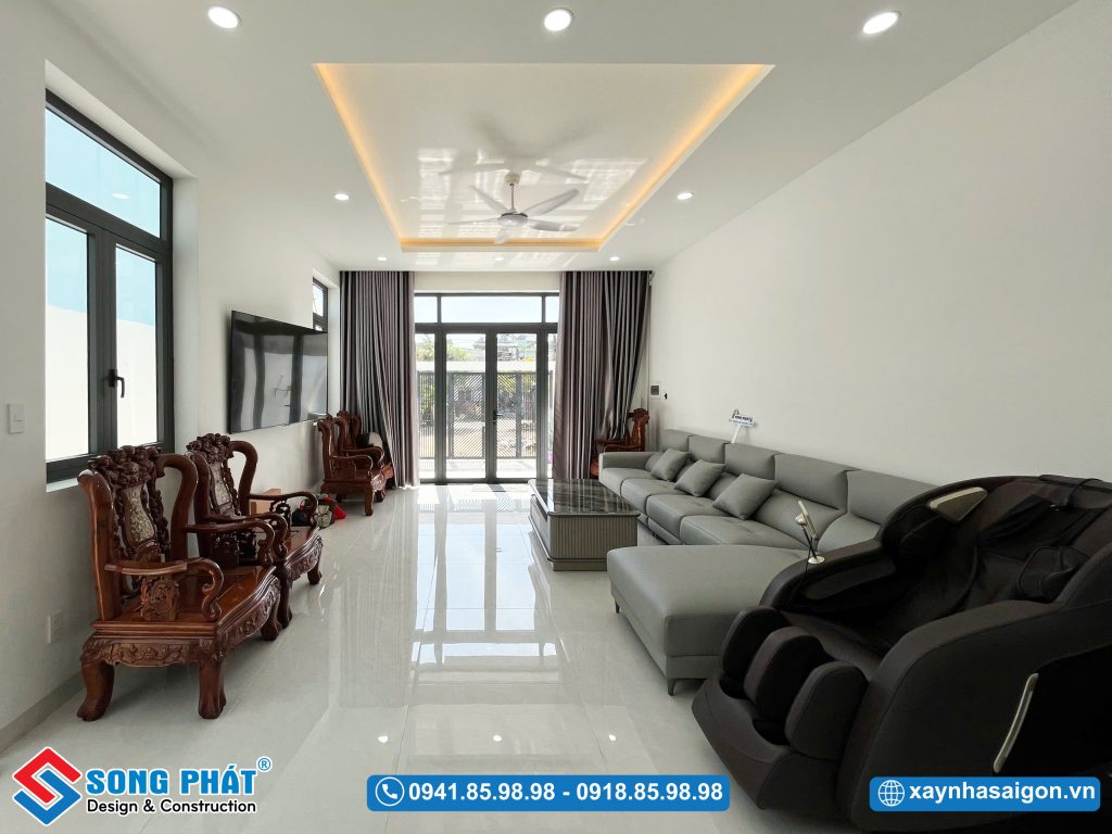 Hệ LED tạo điểm nhấn cho không gian trần tầng trệt