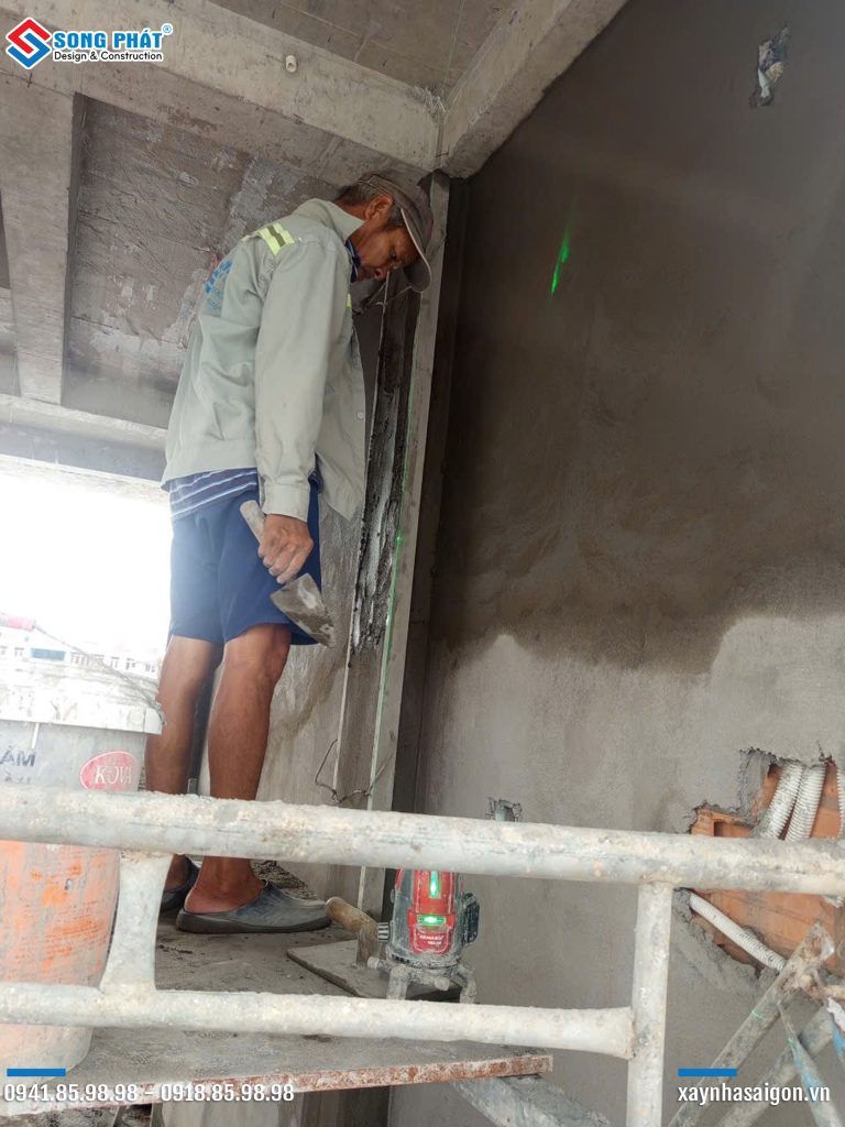 09/10 Tô tường tum sân thượng