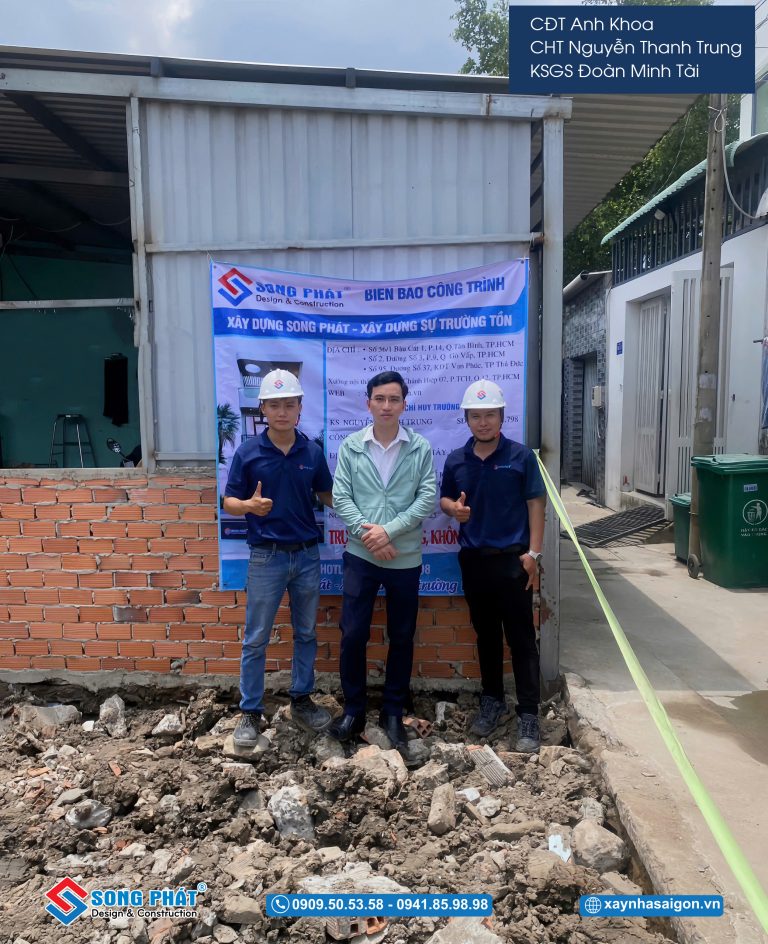 Anh Khoa cùng đội ngũ Song Phát trong buổi khởi công công trình