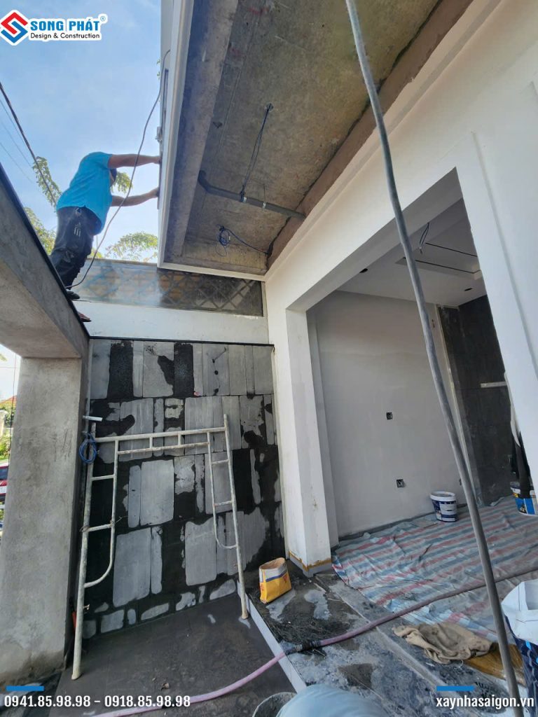 01/12 Thi công đá cổng