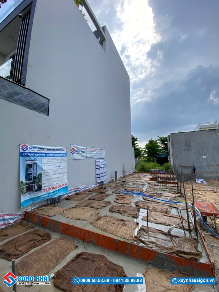 Bao che – tưới ẩm bảo dưỡng bê tông sàn