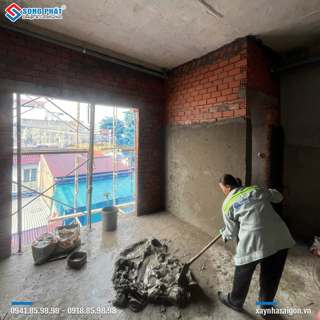 22/10 Tô tường wc lầu 2