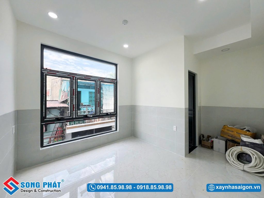 Không gian có ánh sáng và thông gió tự nhiên.