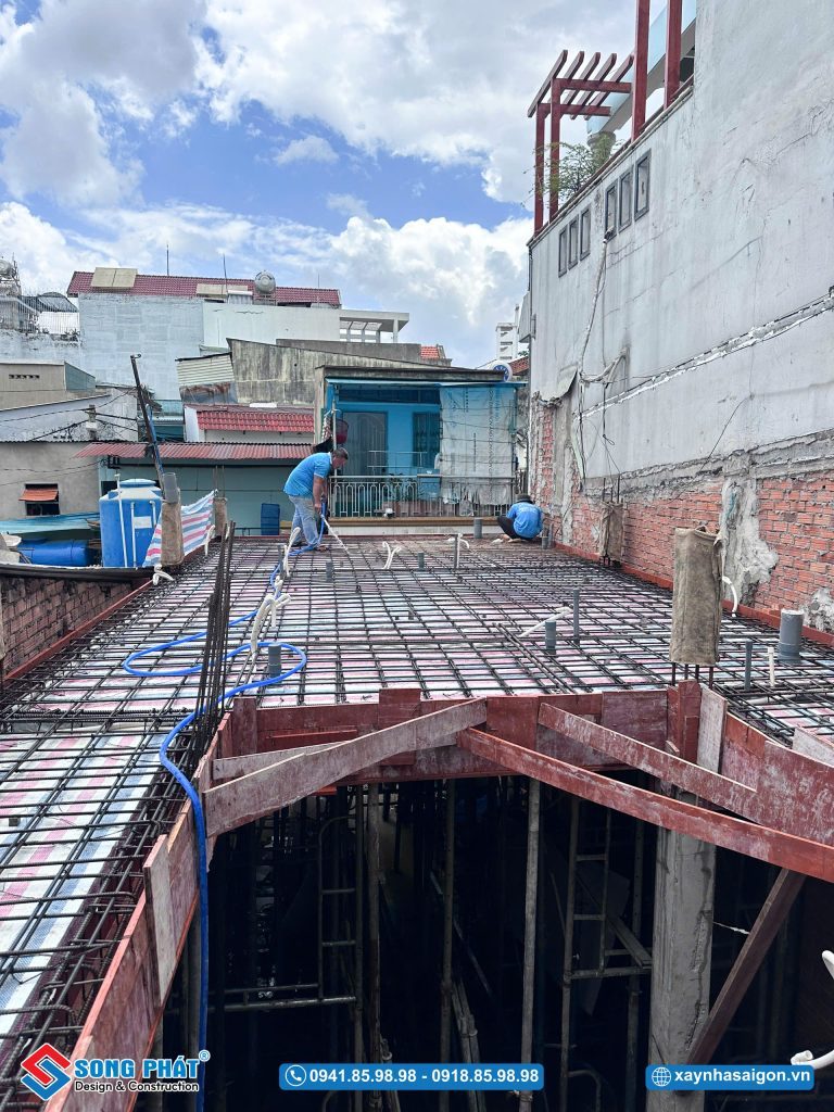 09/07 Hoàn thiện đi thép sàn lầu 1