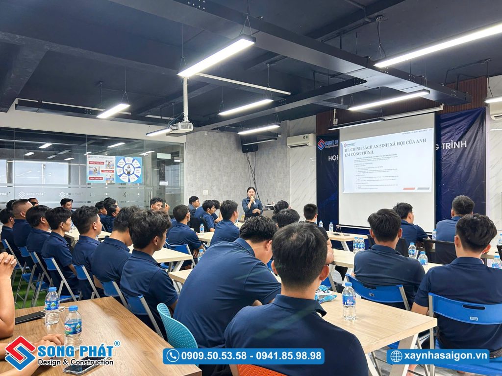 Trưởng phòng kế toán phổ cập chính sách an sinh xã hội cho anh em công nhân
