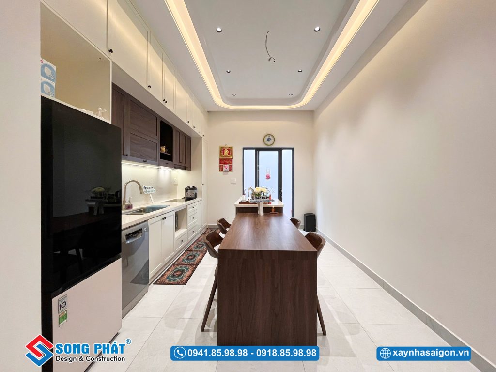 Hệ tủ bếp thi công chuẩn kích thước, tối ưu lưu trữ.